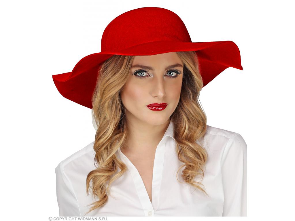 Dekorálható piros filc kalap kiegészítőkkel